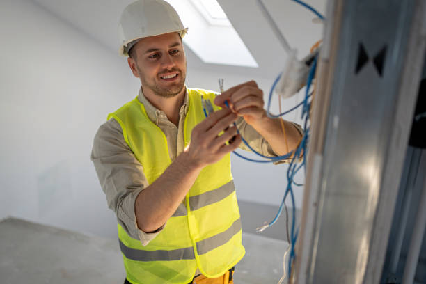 Best Licensed Electrician  in Hill N Dale, FL
